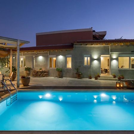 Villa Roxanne Galatas  Exterior photo